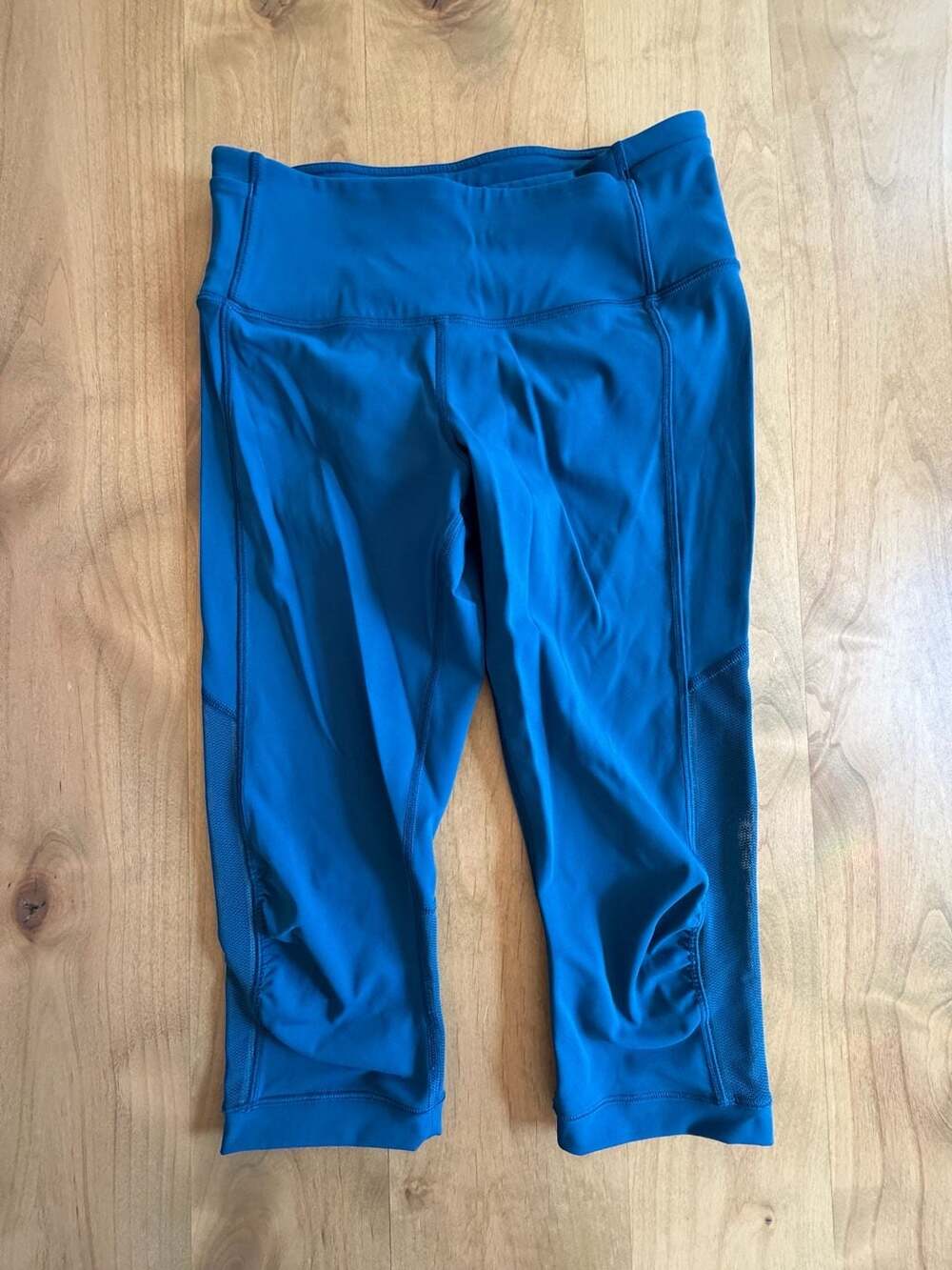 Lululemon Blue Mesh Crop Leggings Size 6